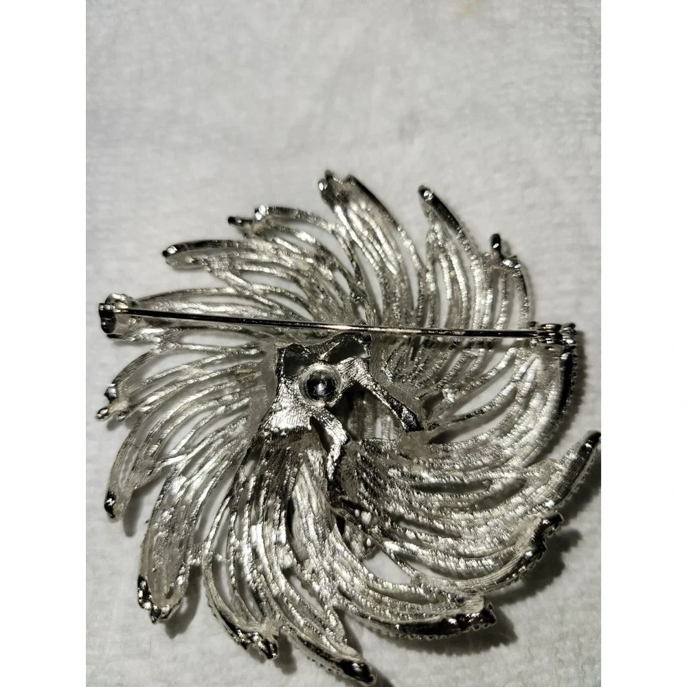 Brooches Pins Silver Tone Monet Ribbon Sara Cov Feather Unbranded Swirl Lot Of 3